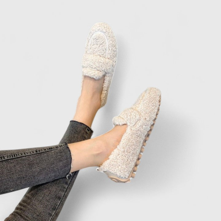 LUNÉA™ | Elegantly soft slippers for ultimate comfort