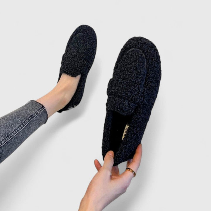 LUNÉA™ | Elegantly soft slippers for ultimate comfort
