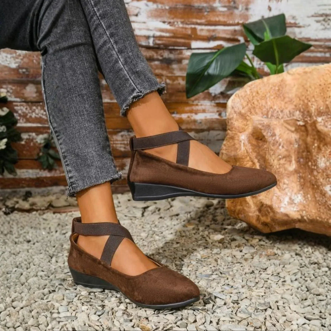 CALERINNE | Closed-Toe Heel Ballet Shoes